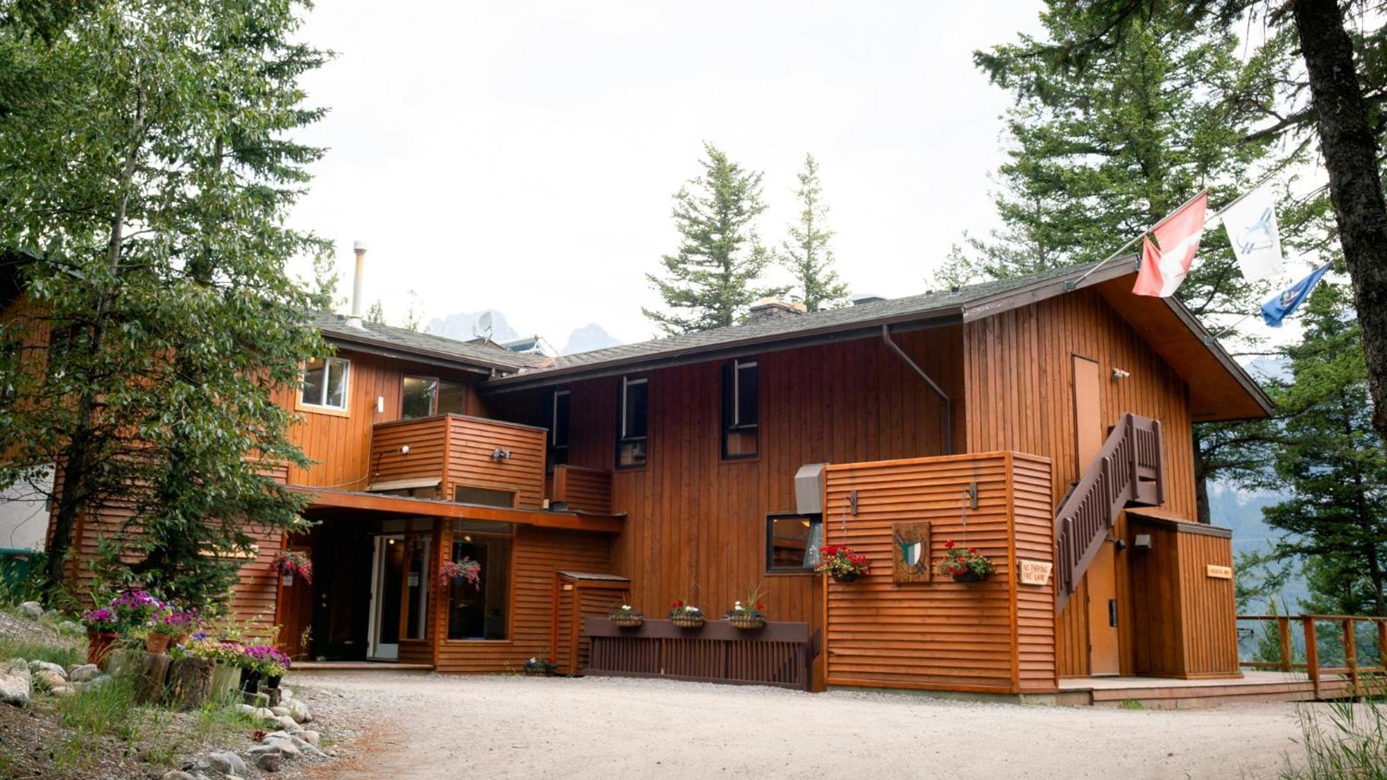 Canmore Alpine Hostel - Alpine Club Of Canada Eksteriør billede